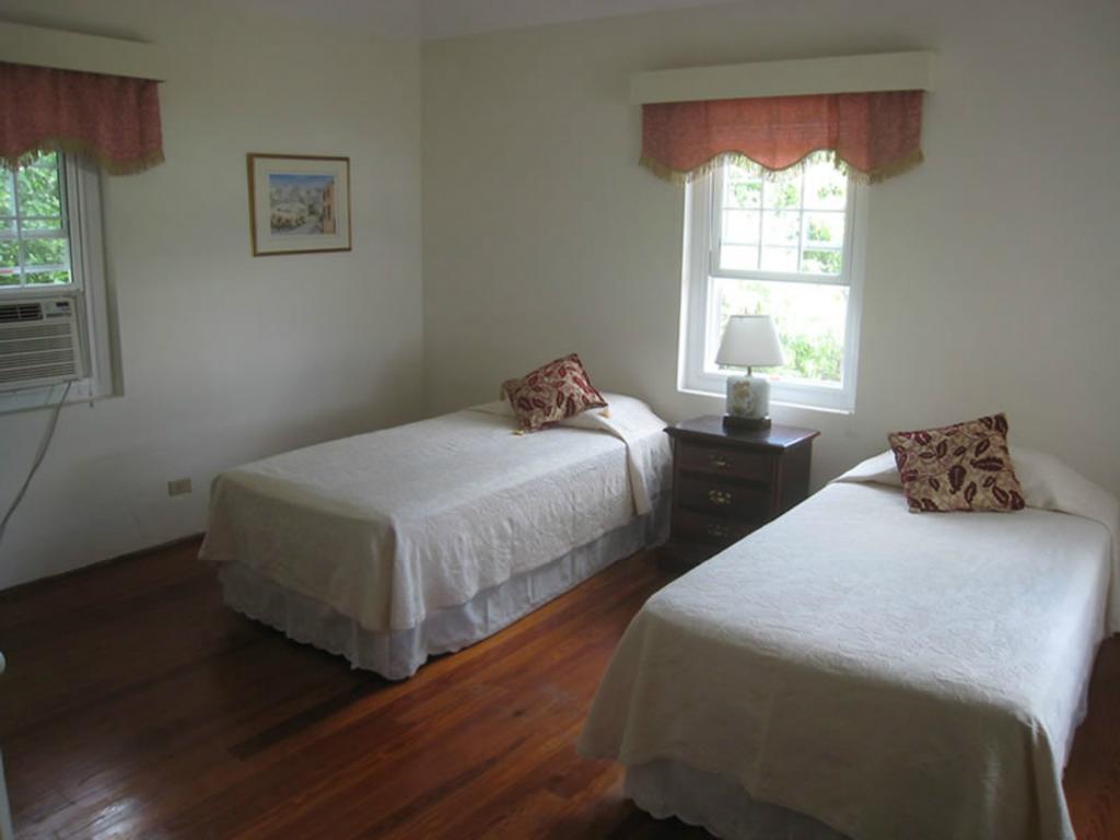 Grape Bay Cottages Mount Pleasant Стая снимка